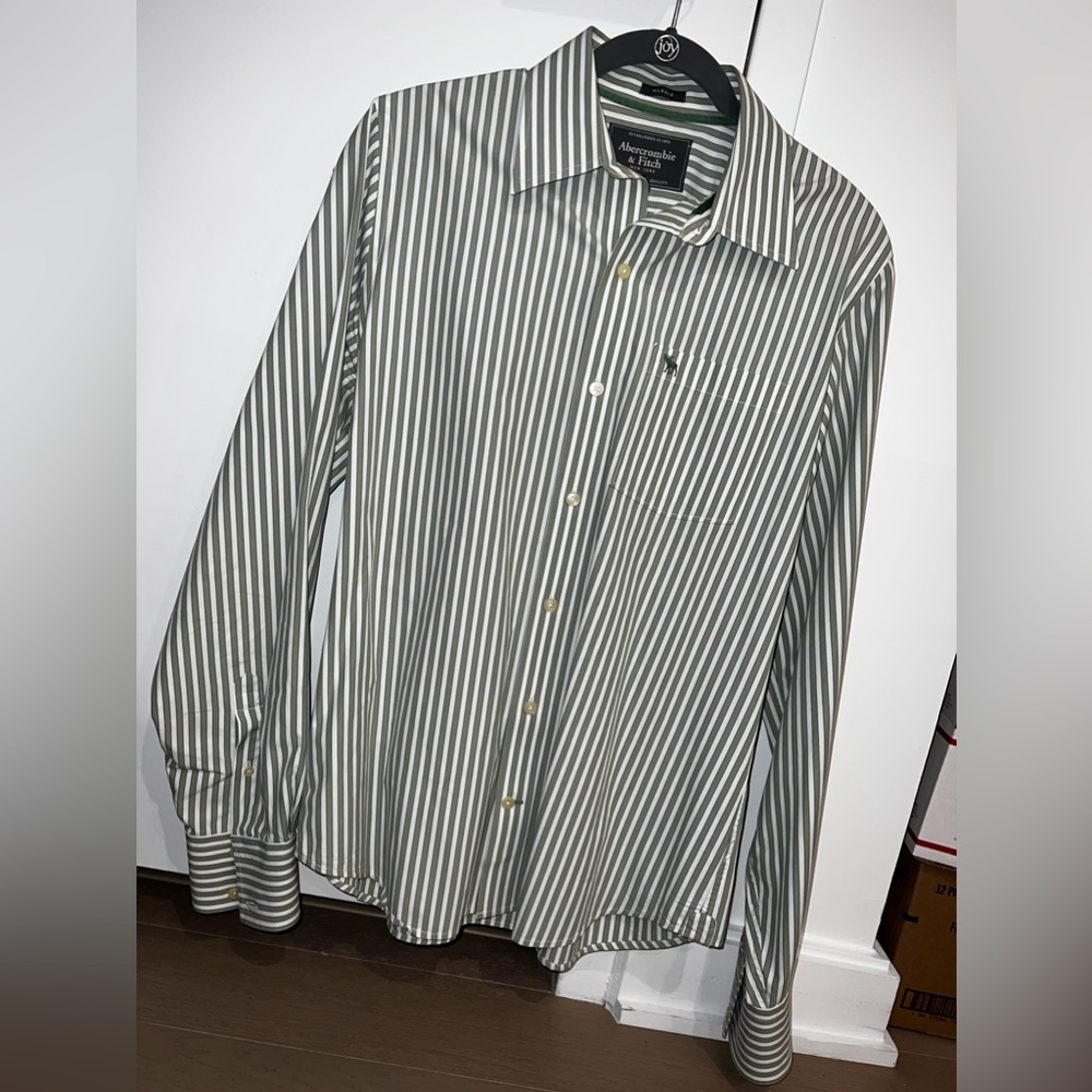 Abercrombie & Fitch sea sucker green button down.